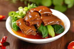 留夫鸭鸭脖，预制美食的便捷与健康之选