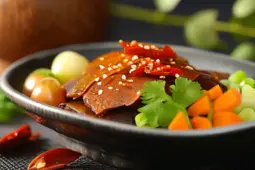 紫燕百味鸡夫妻肺片，预制菜的风味与健康